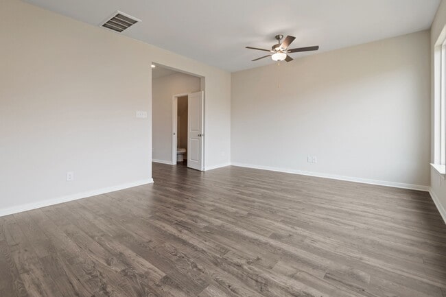 Photo - 21691 Lotus Elm St