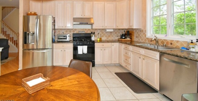 Photo - 253 Patriot Hill Dr