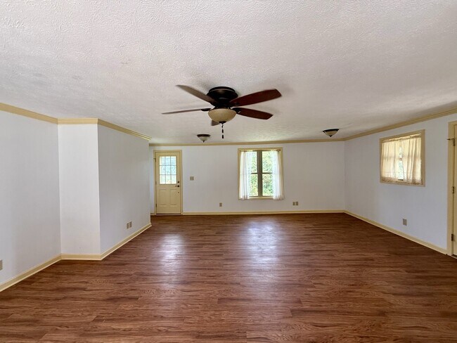 130 Cornerstone Ln
