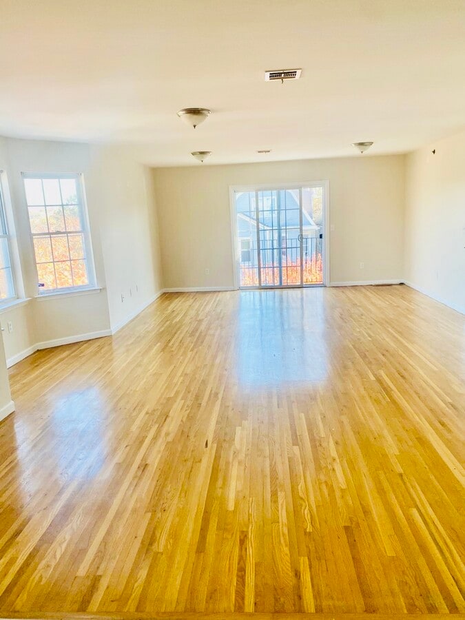 Photo - 28 Triton Ter