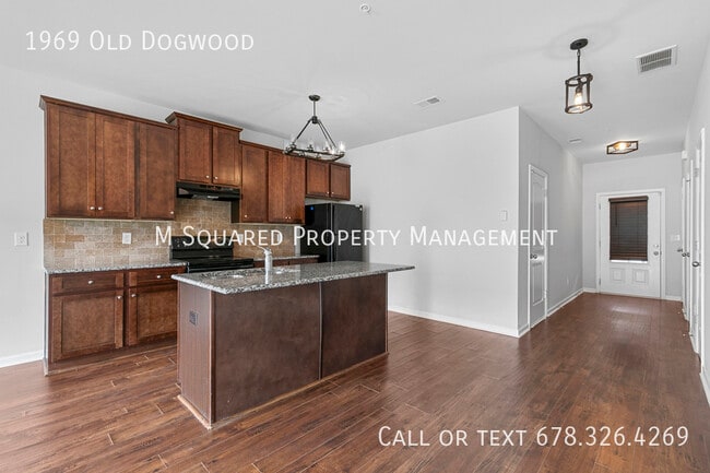 Photo - 1969 Old Dogwood