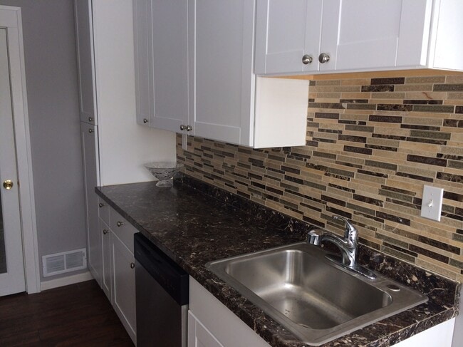 Photo - 431 Snelling Ave S