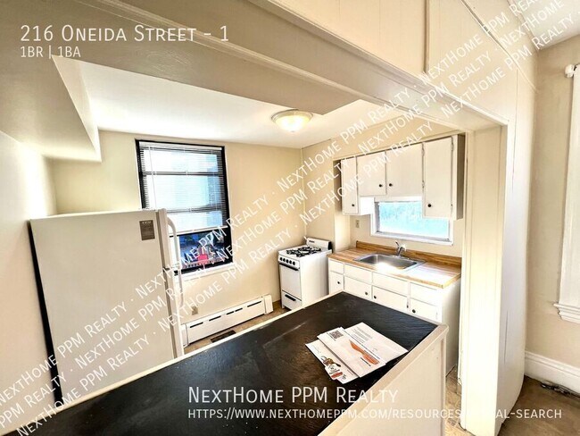 Photo - 216 Oneida St Unit 1
