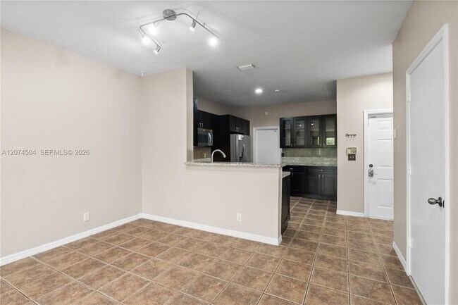 2082 Madeira Dr