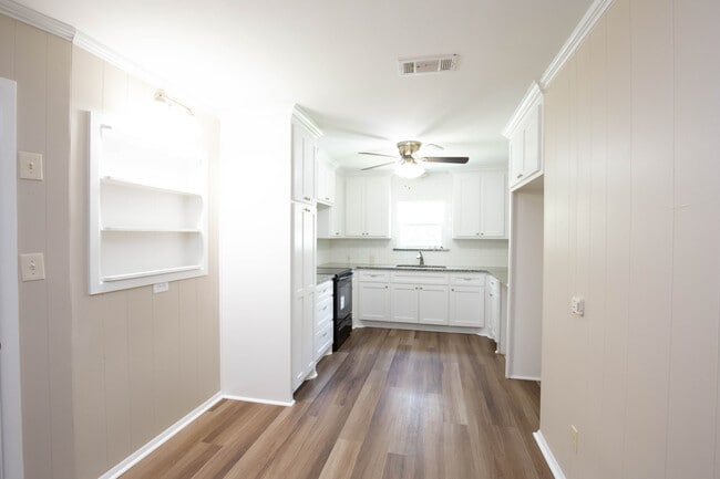 Photo - 8805 Woodway Dr