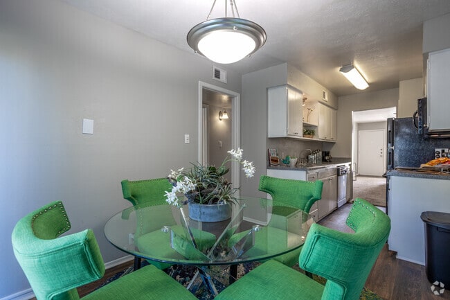 B1 - Dining Area