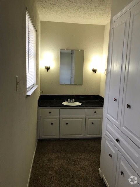 Building Photo - 6517 Dunn Dr Rental
