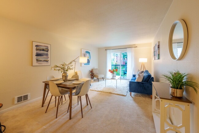 Photo - 14650 NE 32nd St Unidad A9 Rental