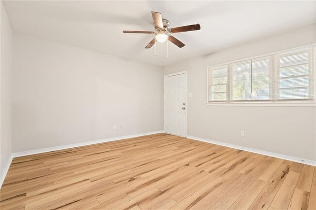 Photo - 1405 Middle Ring Rd