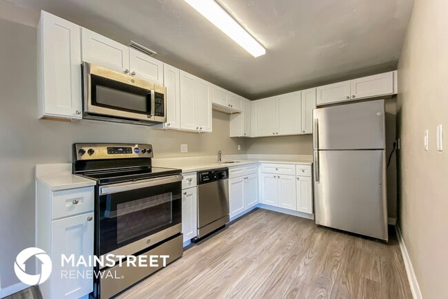 Photo - 8020 Riverside Dr N