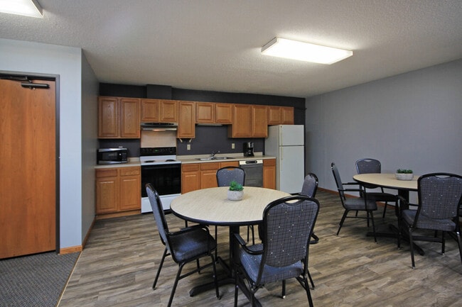 Oakcrest Manor Apartments