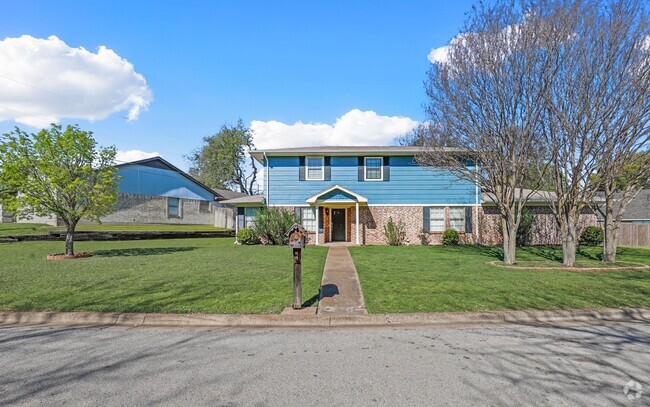 Building Photo - 1104 Cozby Ct W Rental