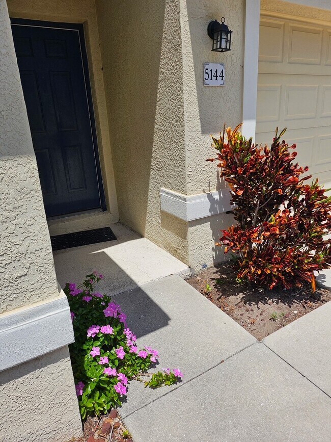 Photo - 5144 Lansdowne Way