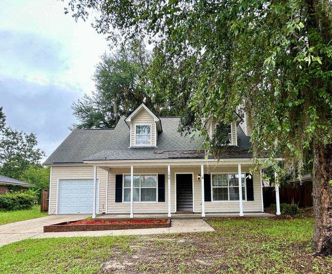 Building Photo - Newly Remodeled 3 Bedroom, 2 bath home with bonus room in Coffee Bluff Area.
