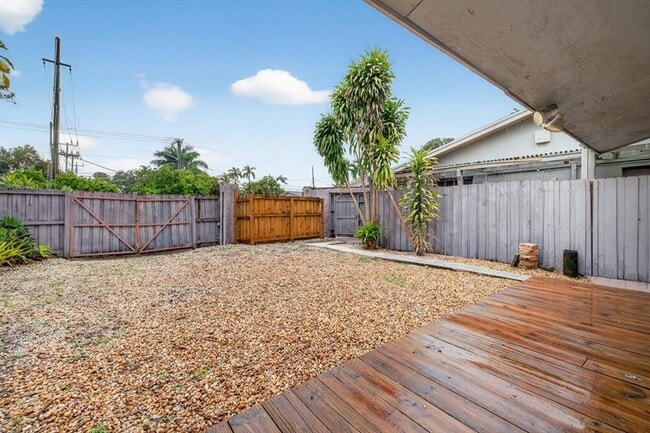 Photo - 2500 SW 18th Terrace Unidad GH9