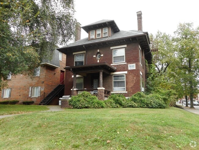 Building Photo - 60 E Lane Ave Unit 60 E. Lane Ave. Apt. A