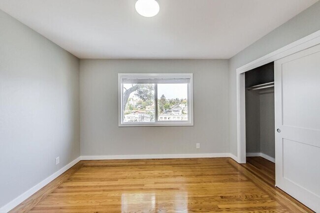 Photo - 768 Walker Ave Unidad 03