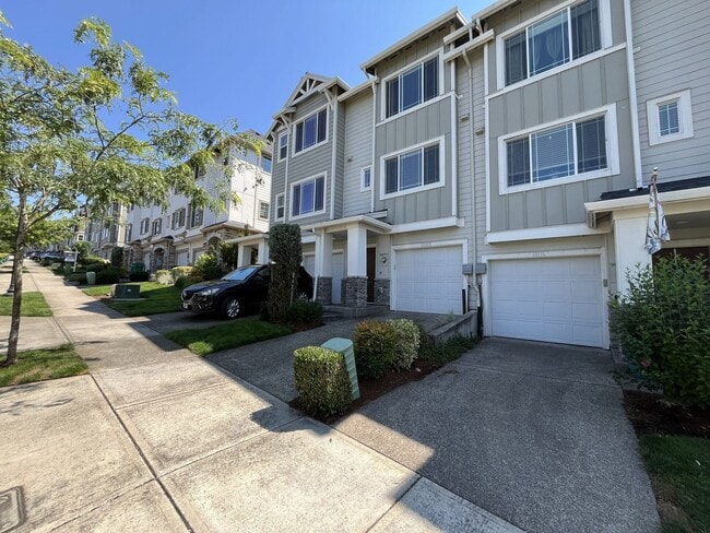 Photo - Modern Bull Mountain Townhome with Two Private Suites, Clubhouse, Pool, Fitness Center & Modern F...
