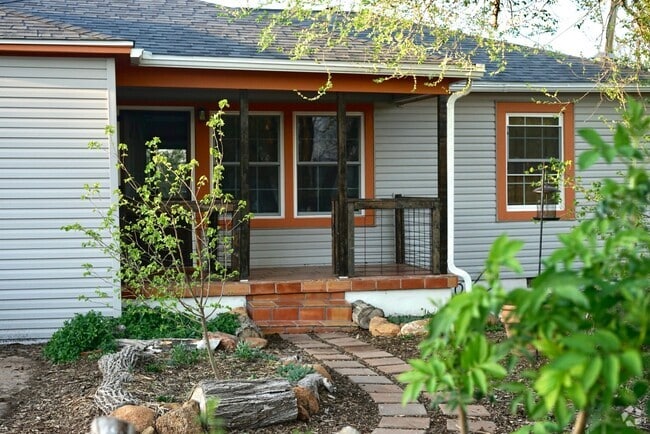 Building Photo - 2509 SW C Ave Rental