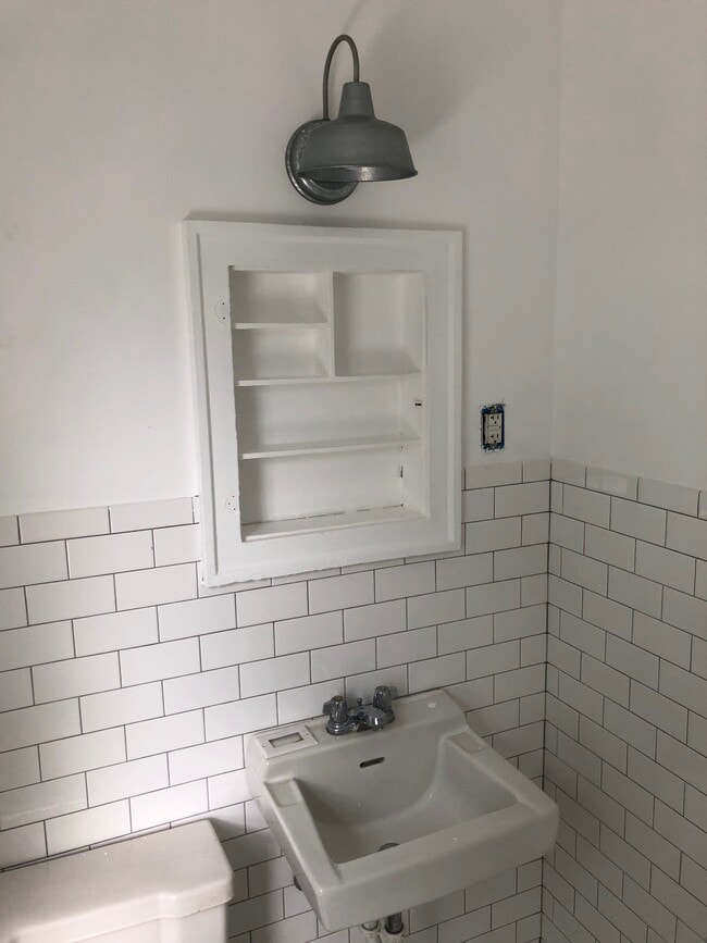 Photo - 1840 W 5th Ave