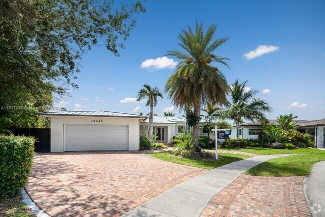 Building Photo - 12985 Ortega Ln Rental