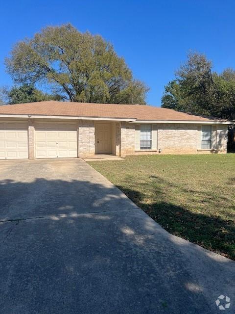 Building Photo - 1903 Silverleaf St Rental