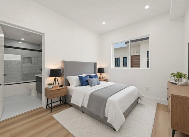 Photo - 910 N Hudson Ave Unidad #910