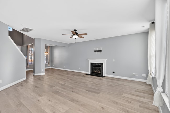 Photo - 3325 Lacewing Dr