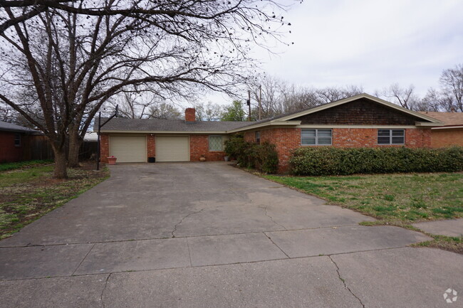 Building Photo - 3018 68th St Rental