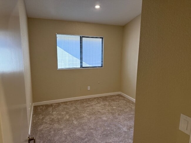 Photo - North side Vacaville single story.