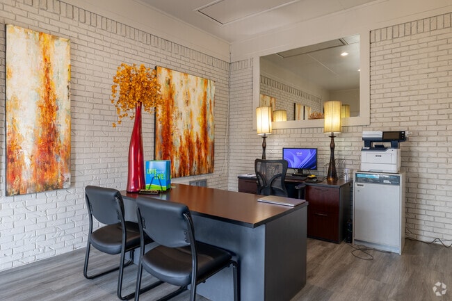 Leasing Office