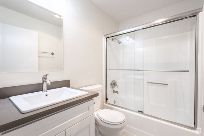 First Bathroom - Eton Palms