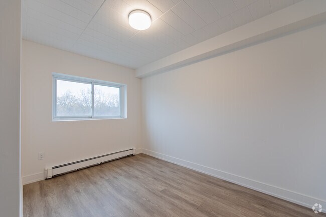 1BR, 1BA - 791SF - Dining Room