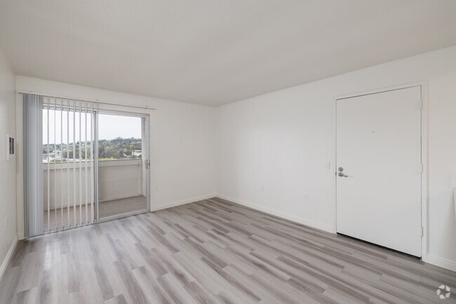 2BR, 2BA - 893SF - Living Room - Camino Colony