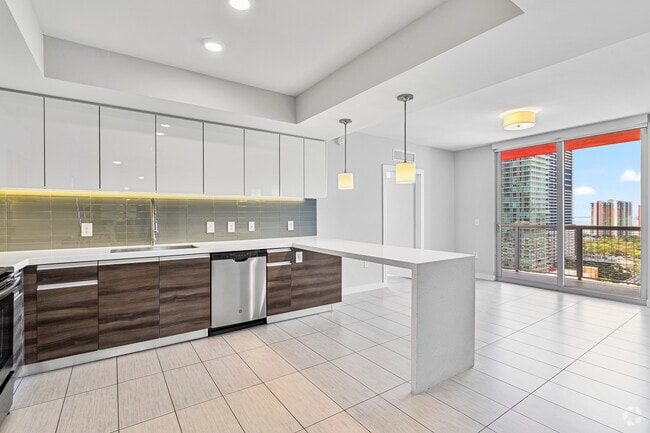 3BR, 2BA - 1,290 SF - Kitchen/Living Room