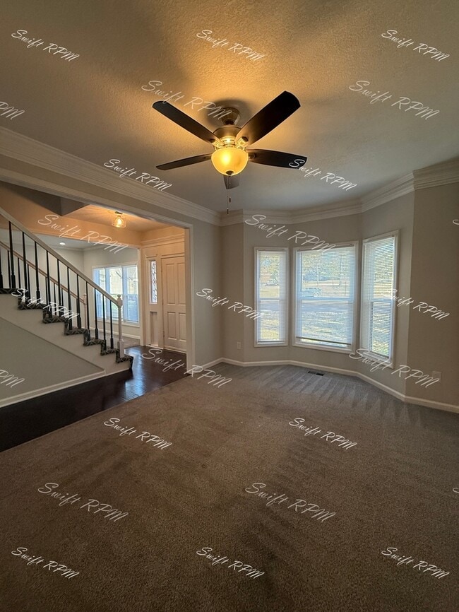 Photo - 15602 Maple St