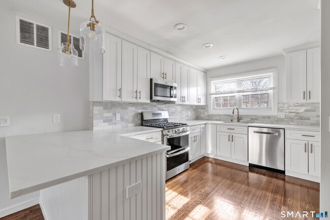 Building Photo - 245 Unquowa Rd Unit 2