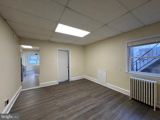 Building Photo - 224 Long Ln