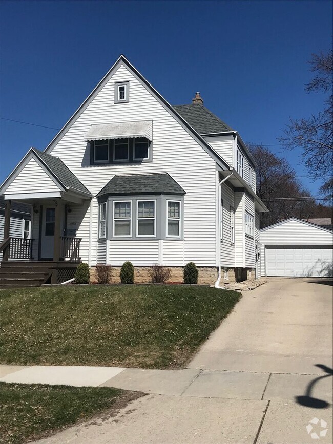 Building Photo - 2572 N 66th St Unit 2572A Rental