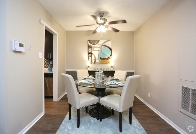 B3 2BDx1.5BA 900SF