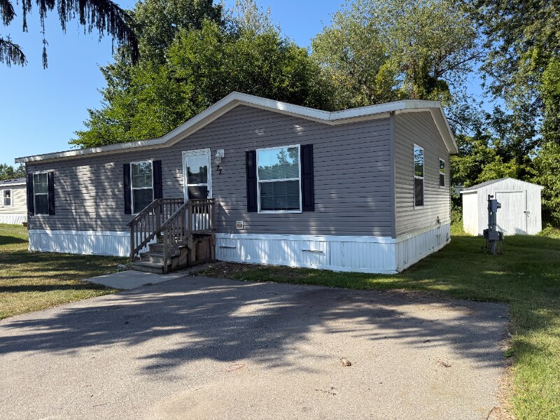 Photo - 73 W Manor St