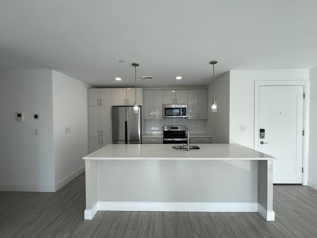Building Photo - 42 N Beacon St Unit 306