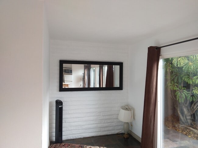 Photo - 3331 Dickens St Unit Studio1