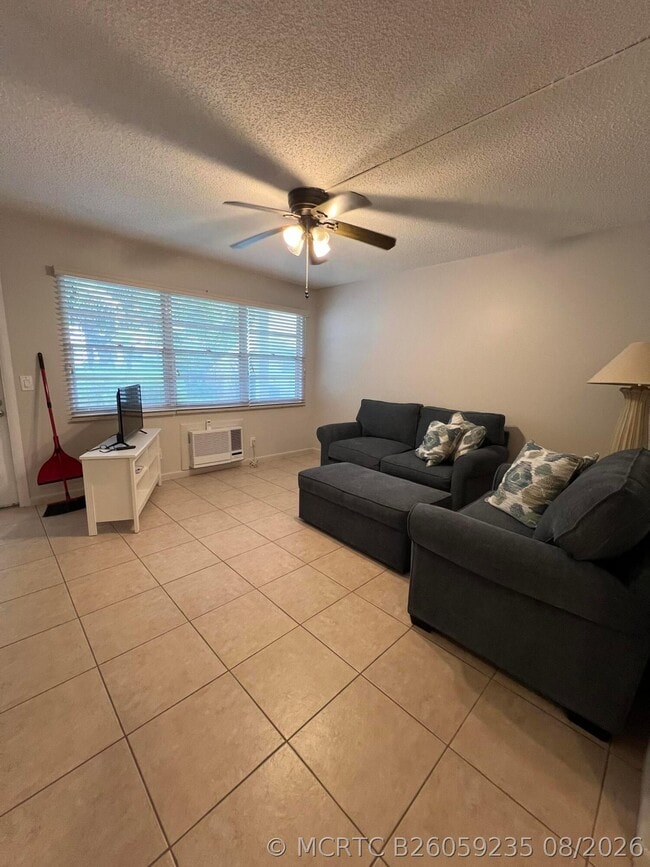 Photo - 31 Westbury Cir Unit 31