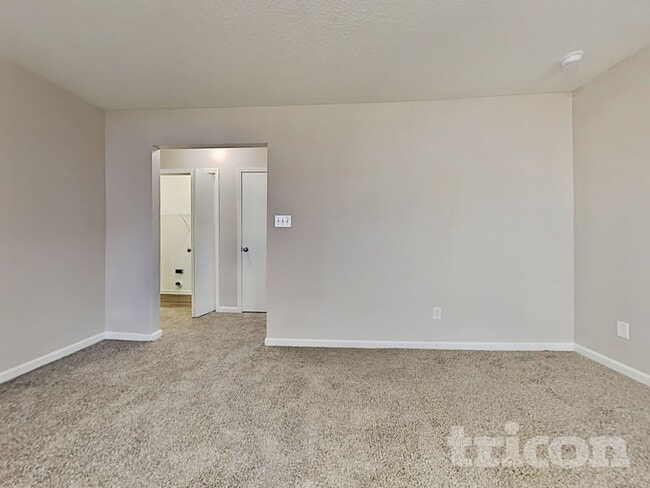 Photo - 1697 Willowview Ln