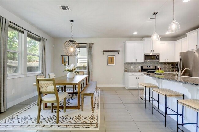 Photo - 7408 Buchholz St