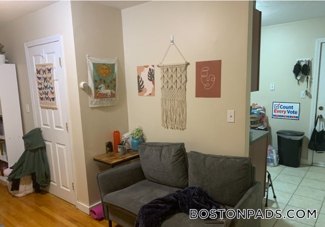 Photo - 28 Fleet St Unit 9