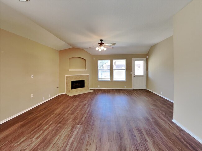 Photo - 2807 Bison Bluff