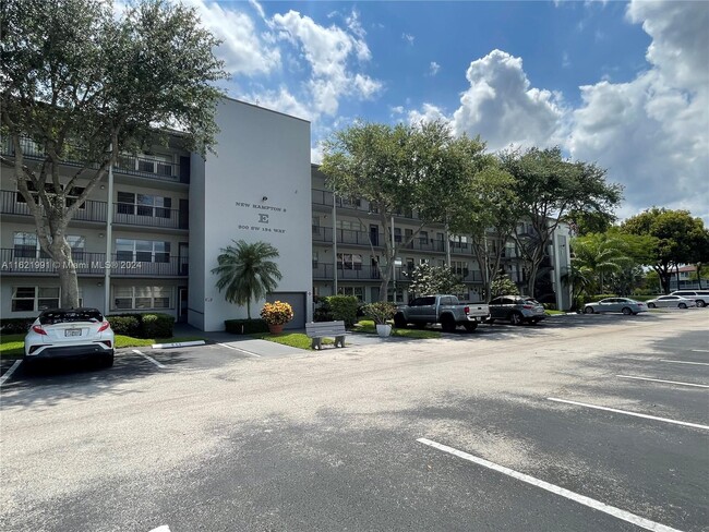 Photo - 300 SW 134th Way Condominio Unidad 112E