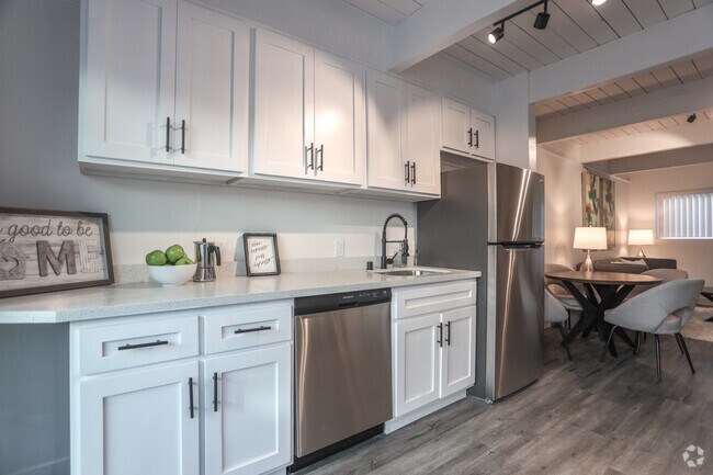 2BR, 1.5 BA-1100 SF